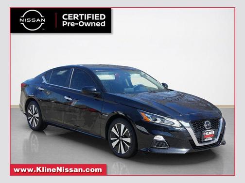 Super Black Clearcoat 2022 Nissan Altima 2.5 SV