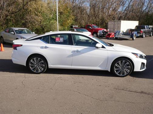 2024 Nissan Altima 2.5 SL