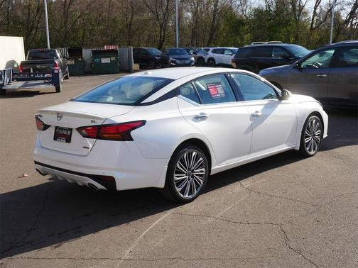 2024 Nissan Altima 2.5 SL