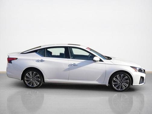 2024 Nissan Altima 2.5 SL