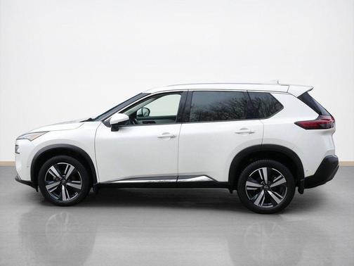 Pearl White Tricoat 2023 Nissan Rogue SL