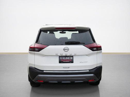 Pearl White Tricoat 2023 Nissan Rogue SL