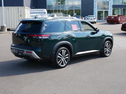 2024 Nissan Pathfinder Platinum 4WD