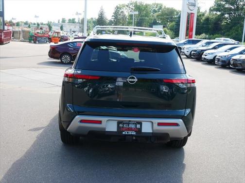 2024 Nissan Pathfinder Platinum 4WD