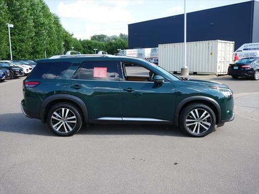 2024 Nissan Pathfinder Platinum 4WD