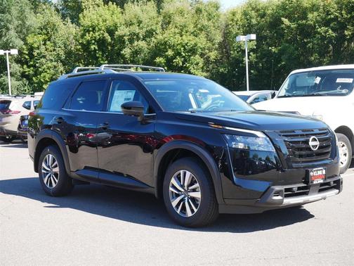 2025 Nissan Pathfinder SL 4WD