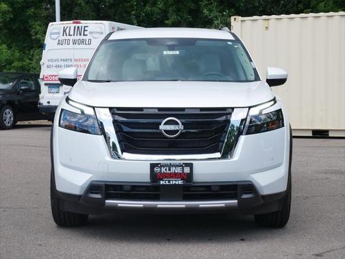 2025 Nissan Pathfinder SL 4WD
