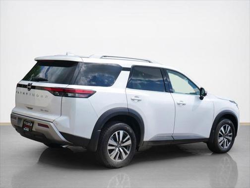 2025 Nissan Pathfinder SL 4WD