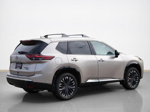 Champagne Silver Metallic 2026 Nissan Rogue Platinum