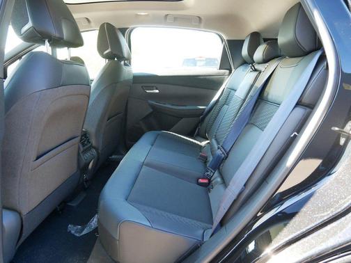 Black Diamond Pearl 2026 Nissan Leaf PLATINUM+