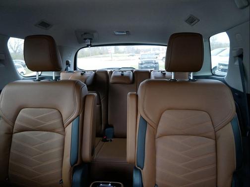 2025 Nissan Pathfinder Platinum 4WD