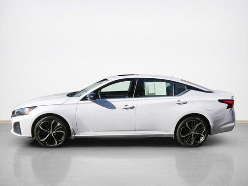 2023 Nissan Altima SR Intelligent AWD