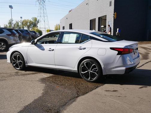 2023 Nissan Altima SR Intelligent AWD