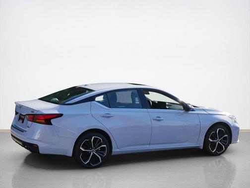 2023 Nissan Altima SR Intelligent AWD