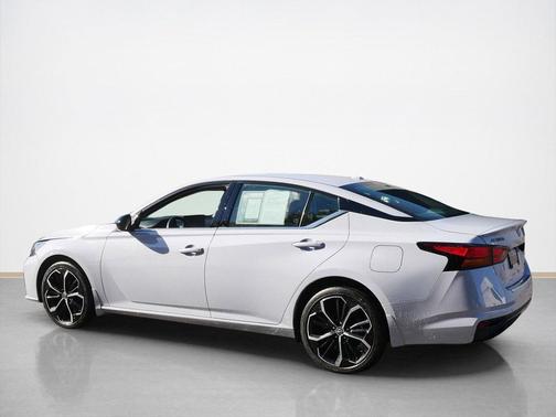 2023 Nissan Altima SR Intelligent AWD