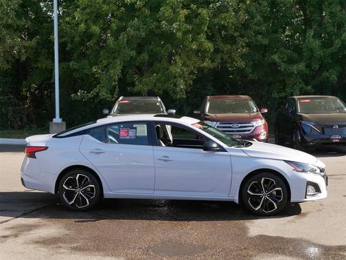 2023 Nissan Altima SR Intelligent AWD