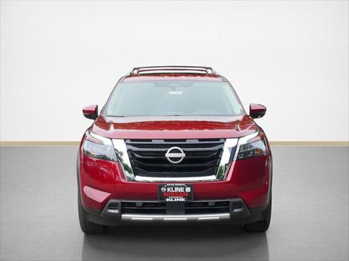 2025 Nissan Pathfinder Platinum 4WD