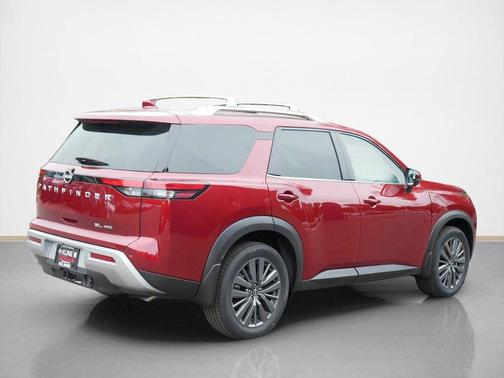2025 Nissan Pathfinder SL 4WD