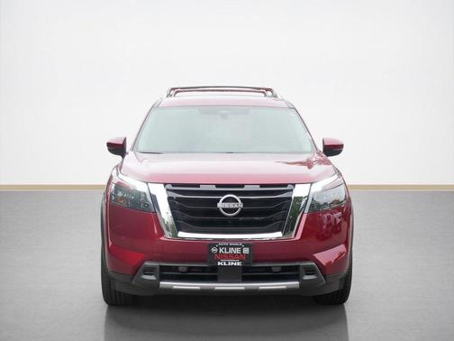 2025 Nissan Pathfinder SL 4WD