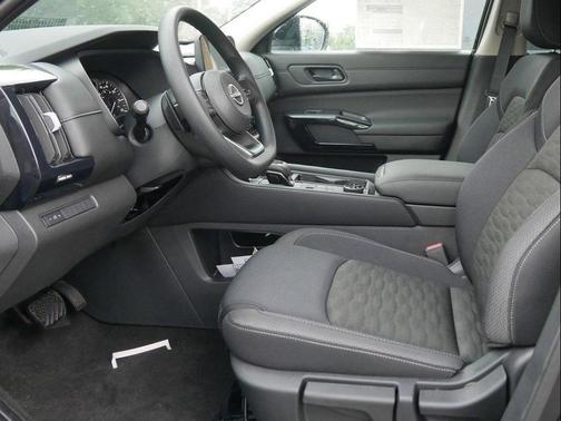2025 Nissan Pathfinder S 4WD