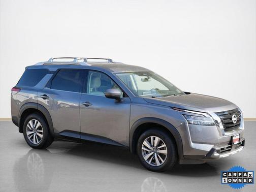 2022 Nissan Pathfinder SL 4WD