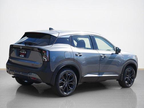 Gun Metallic 2026 Nissan Kicks SR