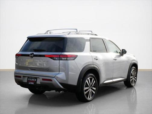 2025 Nissan Pathfinder Platinum 4WD
