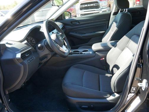 Super Black Clearcoat 2026 Nissan Altima 2.5 SV