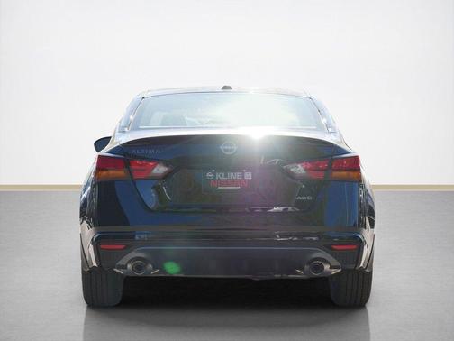 Super Black Clearcoat 2026 Nissan Altima 2.5 SV