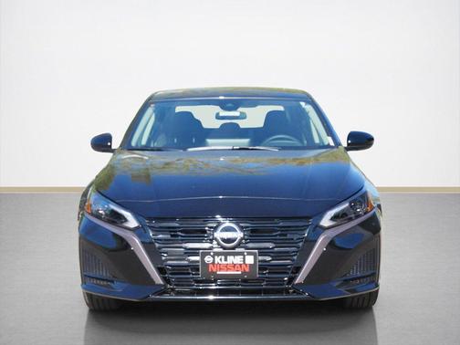 Super Black Clearcoat 2026 Nissan Altima 2.5 SV