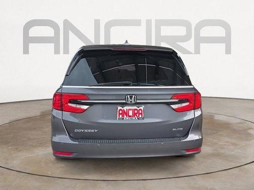 Sonic Gray Pearl 2023 Honda Odyssey Elite