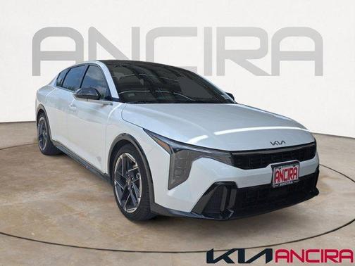Snow White Pearl 2025 Kia K4 GT-Line
