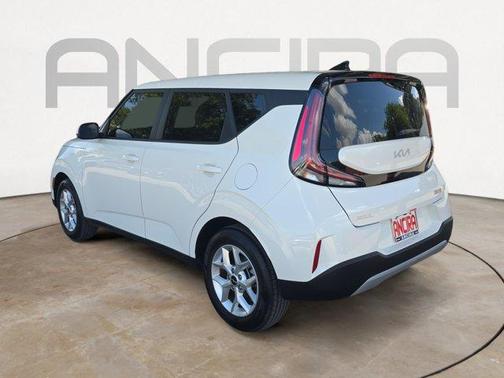 Snow White Pearl 2025 Kia Soul LX