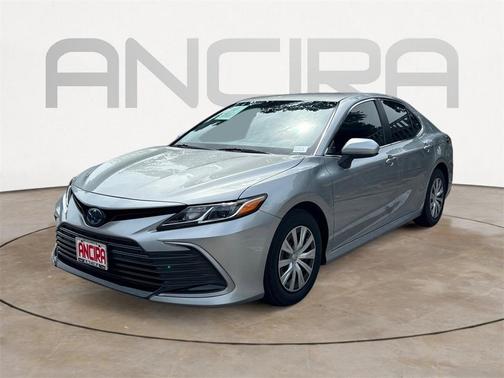 2022 Toyota Camry Hybrid LE