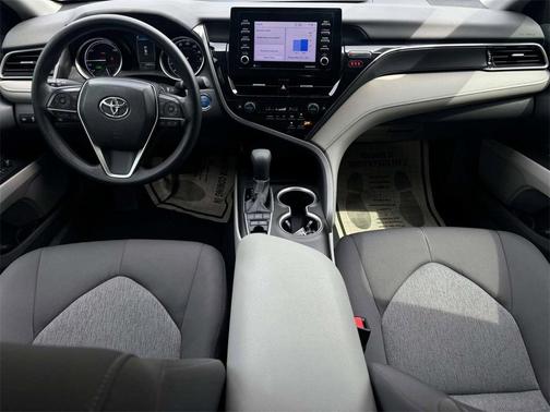 2022 Toyota Camry Hybrid LE