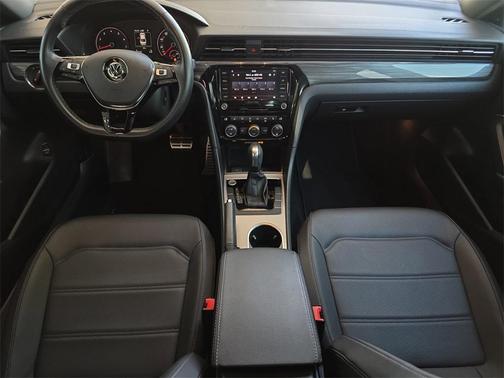 2022 Volkswagen Passat 2.0T R-Line