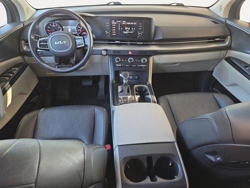 2024 Kia Carnival LX