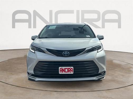 2022 Toyota Sienna Limited
