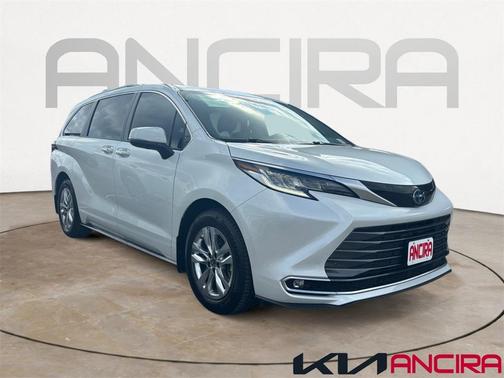 2022 Toyota Sienna Limited