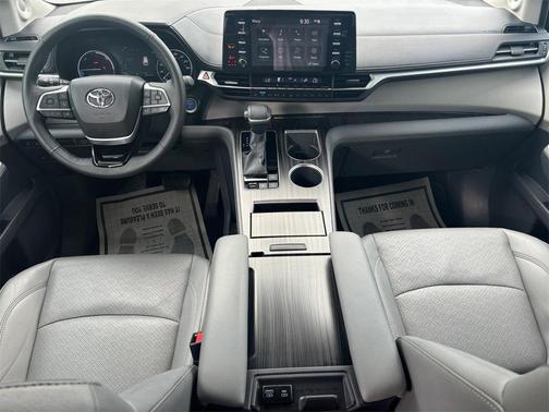 2022 Toyota Sienna Limited