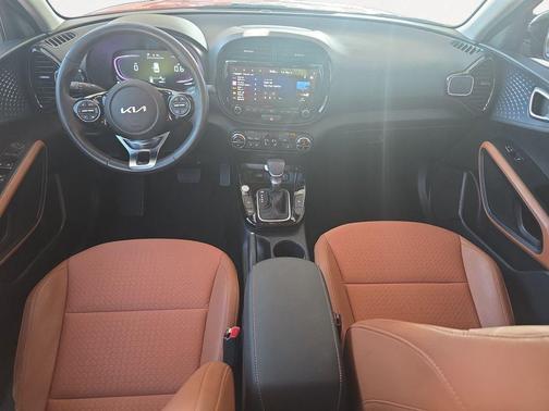 Inferno Red / Black Roof 2025 Kia Soul EX