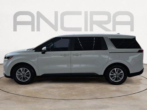 2023 Kia Carnival LX