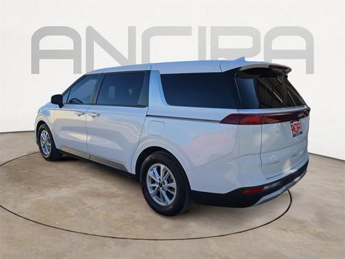 2023 Kia Carnival LX