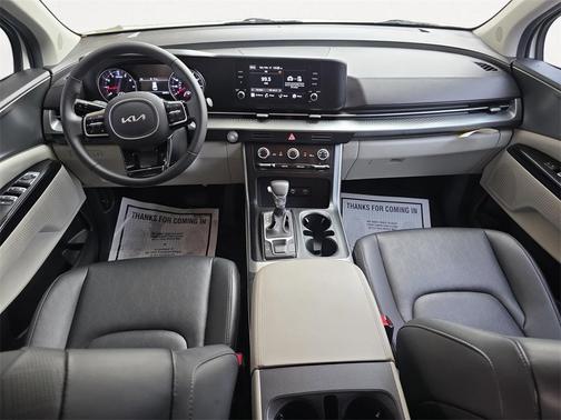 2023 Kia Carnival LX