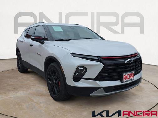 Iridescent Pearl Tricoat 2025 Chevrolet Blazer LT