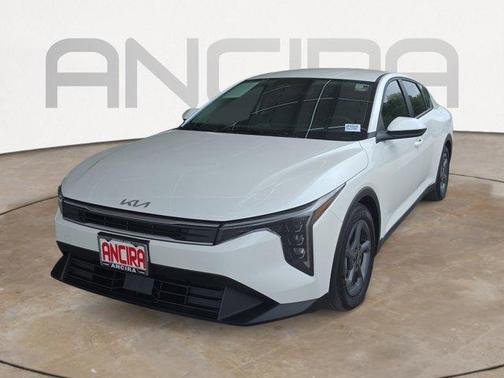 Snow White Pearl 2025 Kia K4