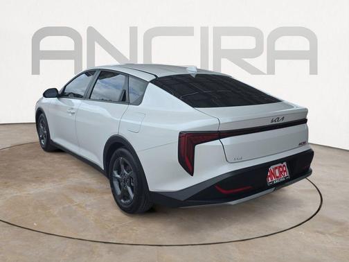 Snow White Pearl 2025 Kia K4
