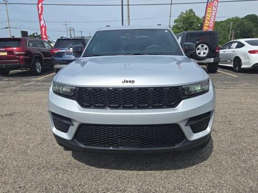 2022 Jeep Grand Cherokee Altitude