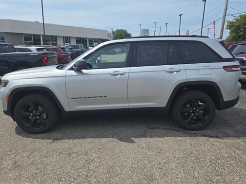 2022 Jeep Grand Cherokee Altitude