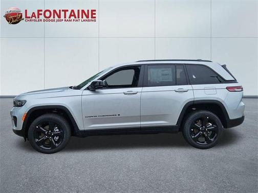 2025 Jeep Grand Cherokee Laredo